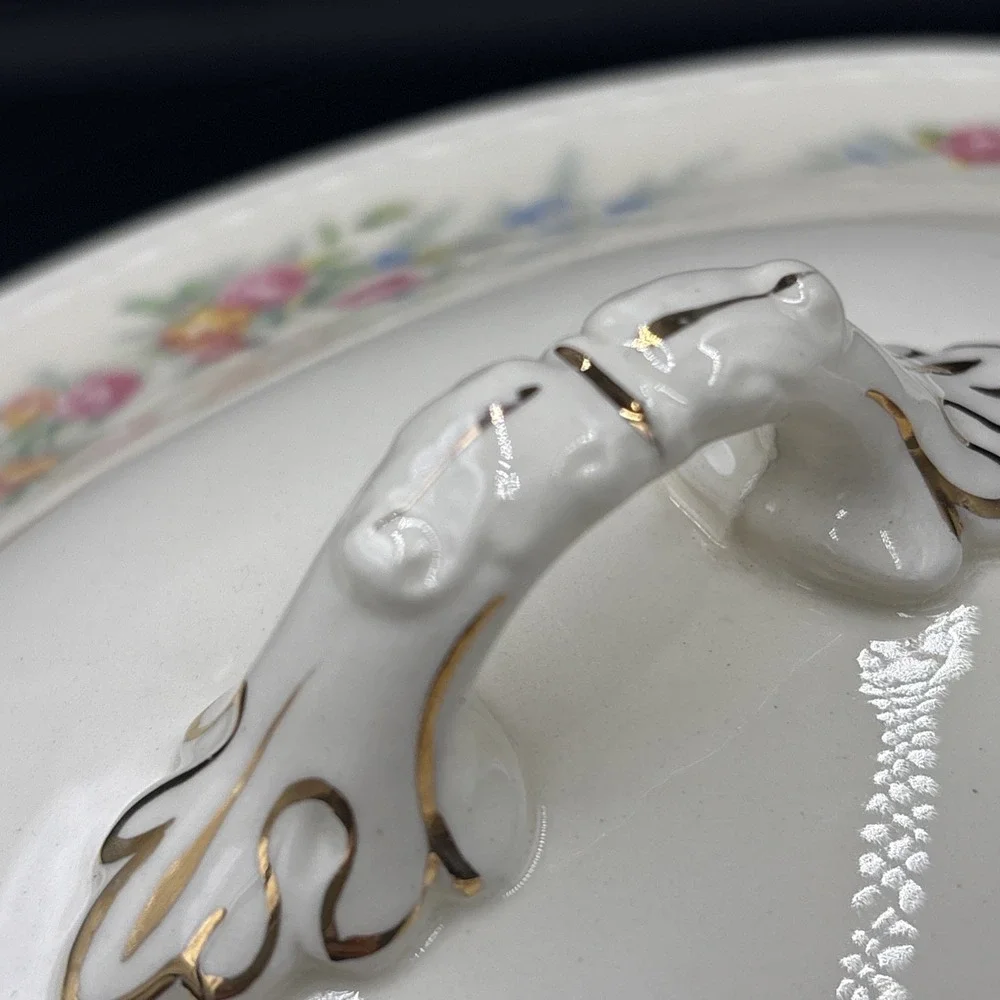 Homer Laughlin GEORGIAN  EGGSHELL Roses Covered Casserole + Oval Serving Bowl